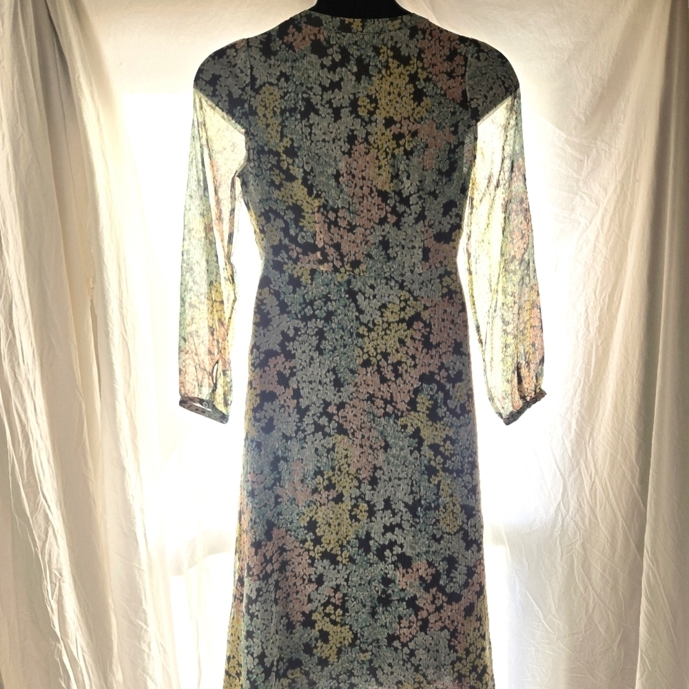 Pretty Loft Dress EUC - Picture 9 of 14